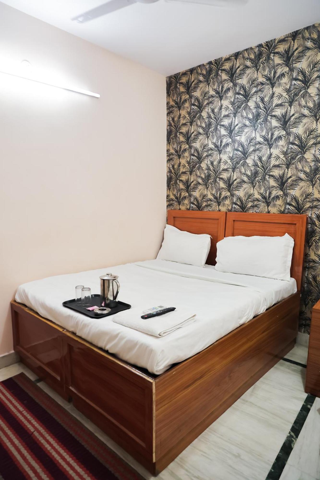 Mannat Stay Hotel - Laxmi Nagar New Delhi Bagian luar foto
