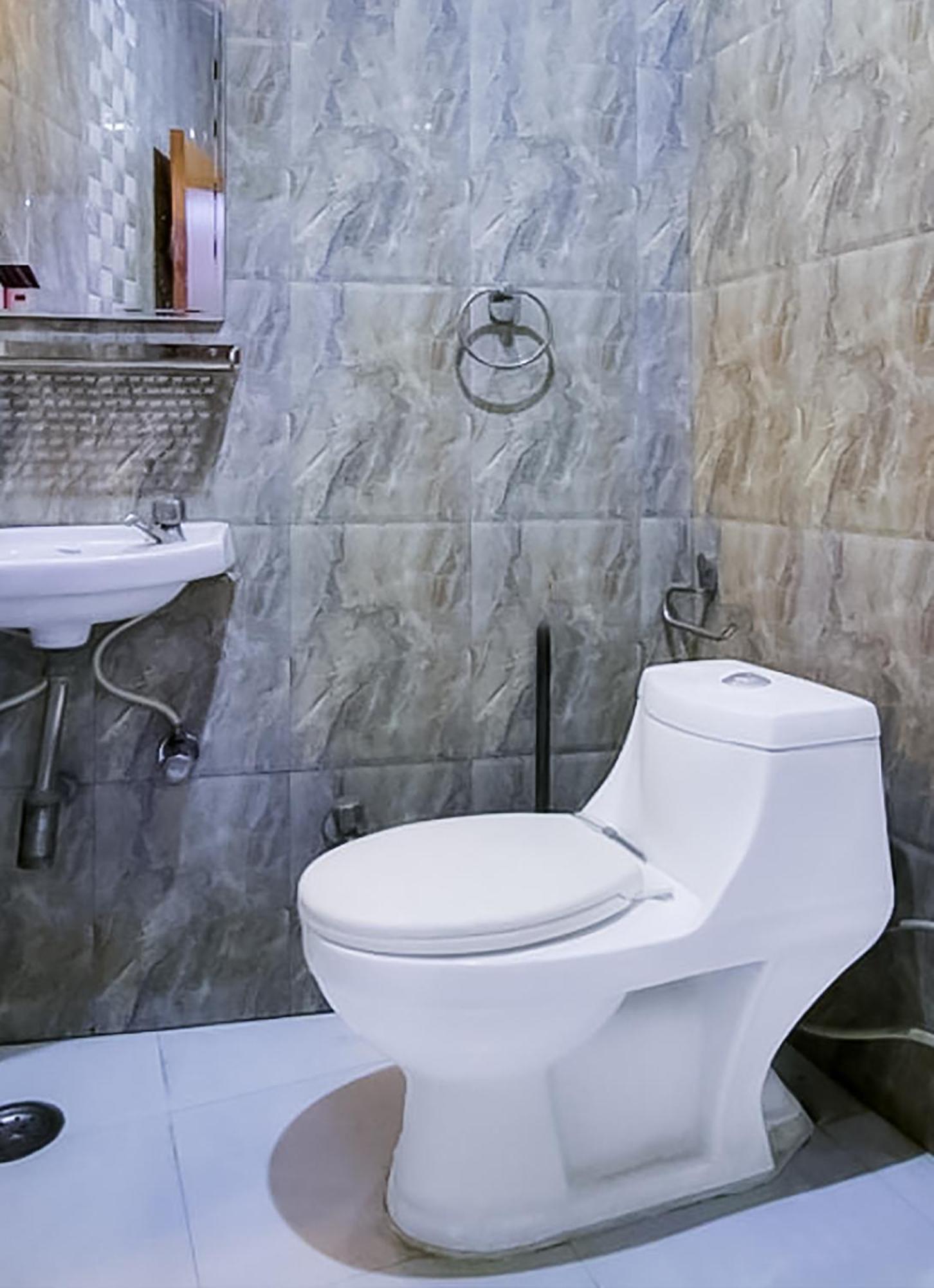 Mannat Stay Hotel - Laxmi Nagar New Delhi Bagian luar foto